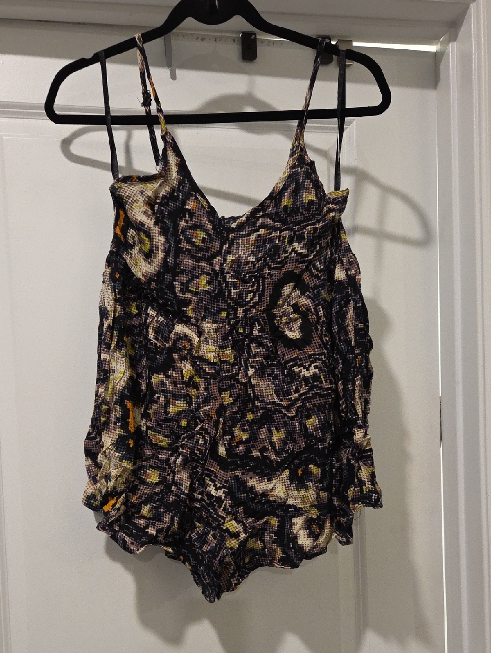 Mika & Gala Sleeveless V-Neck Printed Romper in Black Multi Size 8!